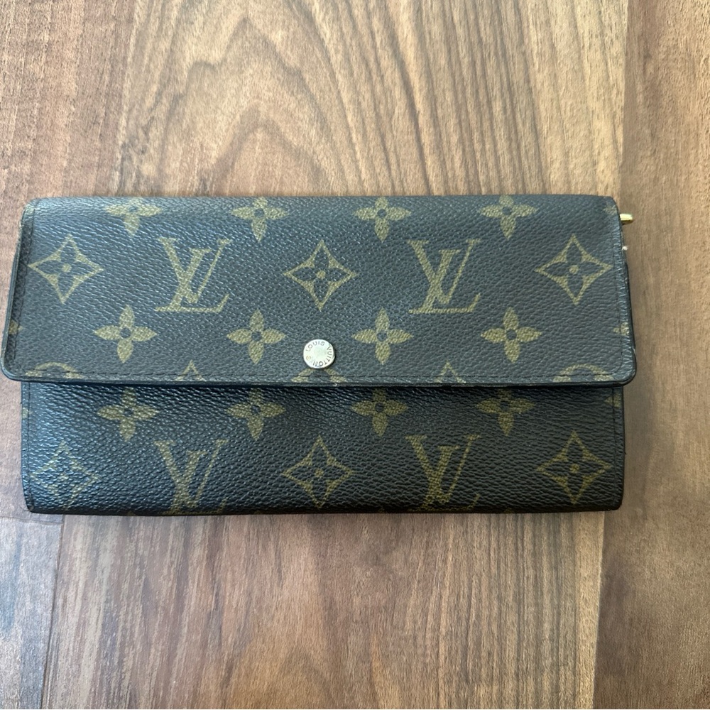 Pre owned Louis Vuitton long wallet